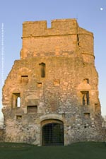 donnington castle gatehouse
